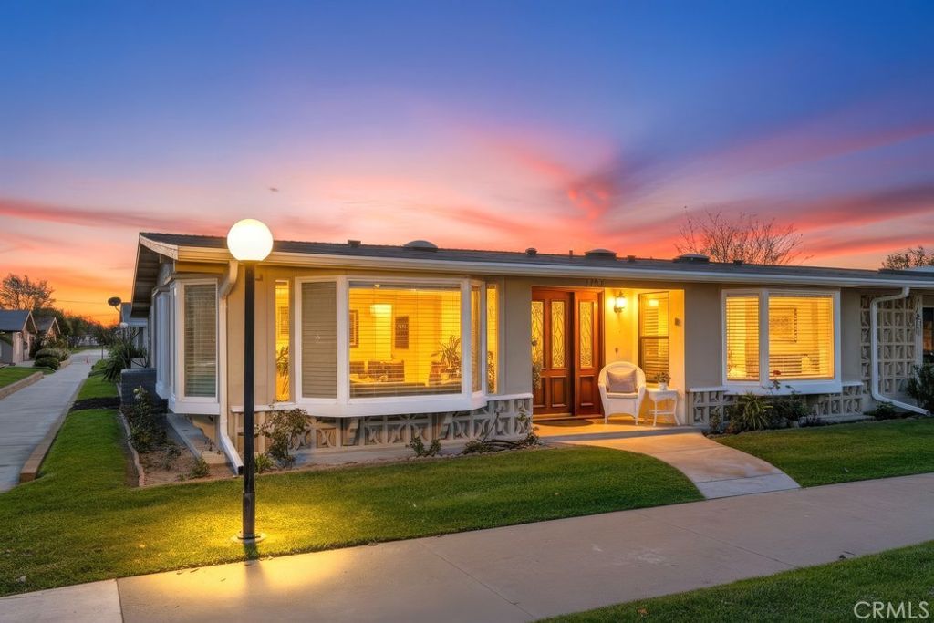 13580 Cedar Crest Lane 110L, Seal Beach, CA 90740
