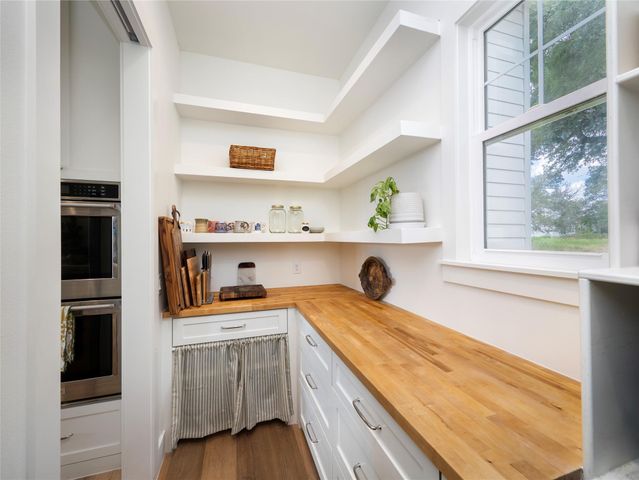 112 Roanoak DR, Dripping Springs, TX 78620