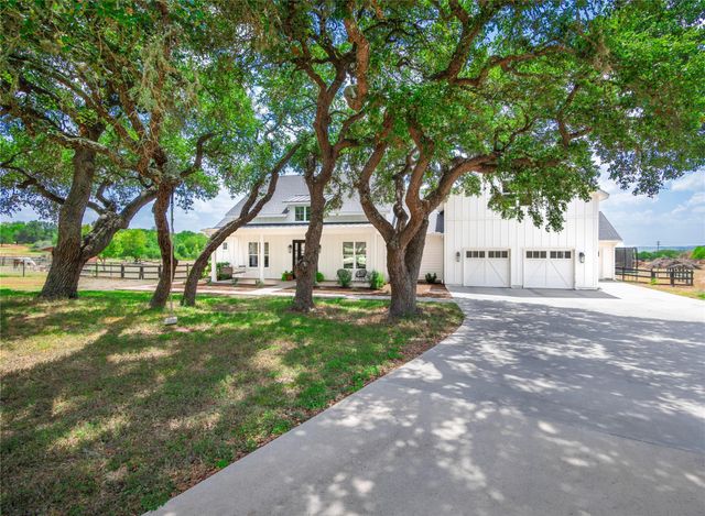 112 Roanoak DR, Dripping Springs, TX 78620