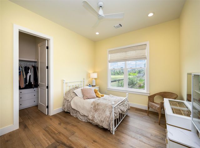 112 Roanoak DR, Dripping Springs, TX 78620