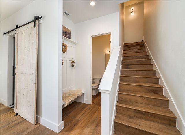 112 Roanoak DR, Dripping Springs, TX 78620