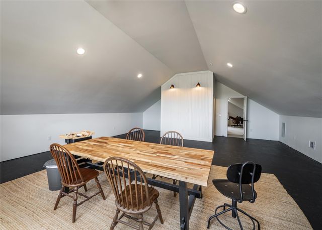 112 Roanoak DR, Dripping Springs, TX 78620