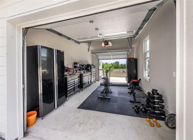 112 Roanoak DR, Dripping Springs, TX 78620