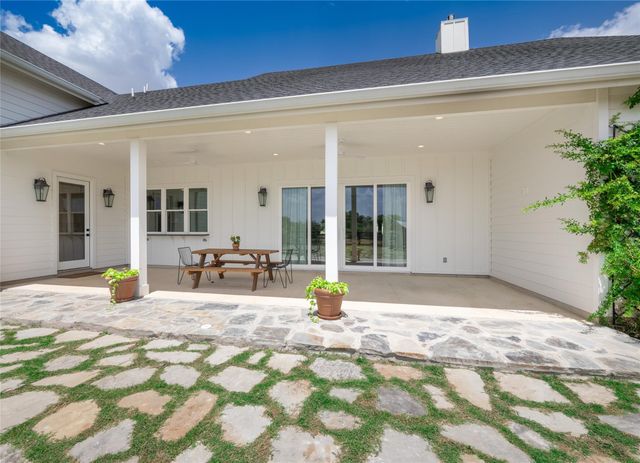 112 Roanoak DR, Dripping Springs, TX 78620