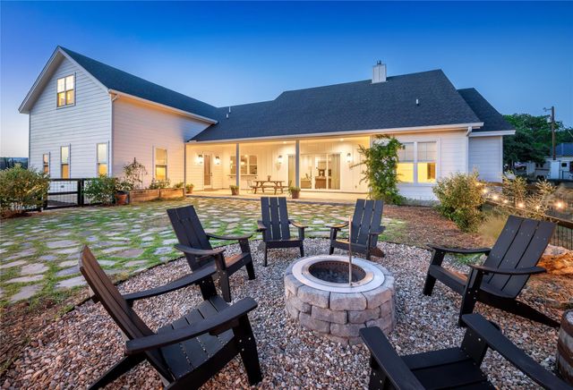 112 Roanoak DR, Dripping Springs, TX 78620