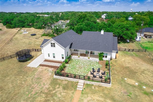 112 Roanoak DR, Dripping Springs, TX 78620
