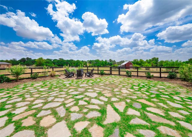 112 Roanoak DR, Dripping Springs, TX 78620