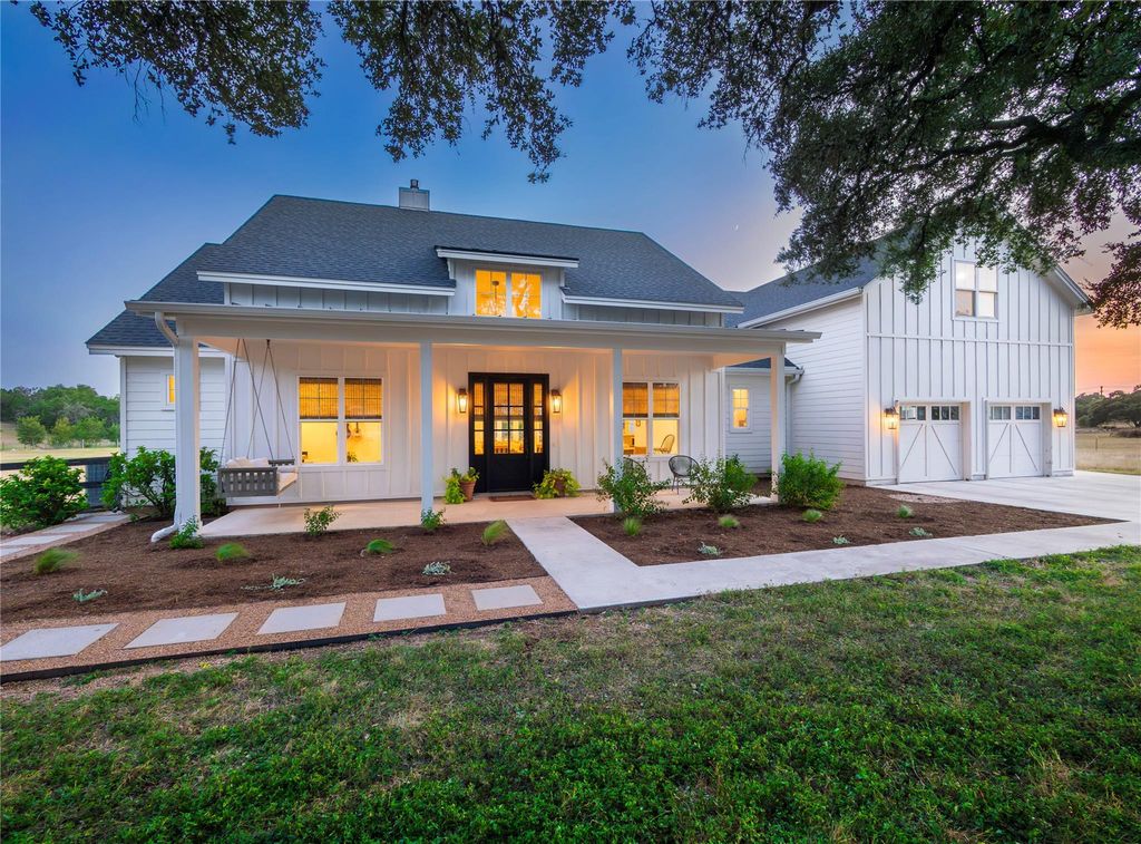 112 Roanoak DR, Dripping Springs, TX 78620