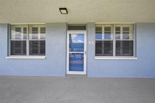 4895 BAY STREET NE 101, St Petersburg, FL 33703