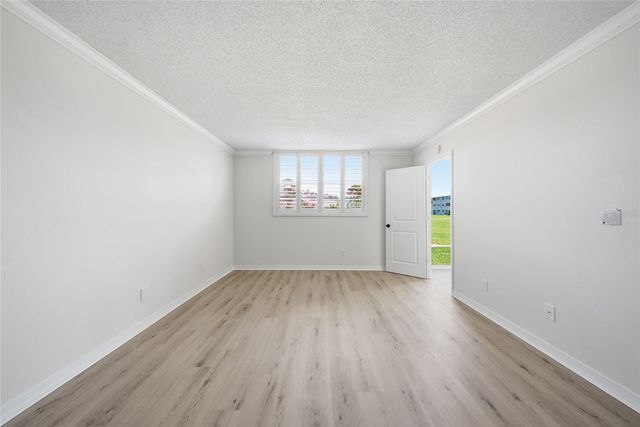 4895 BAY STREET NE 101, St Petersburg, FL 33703