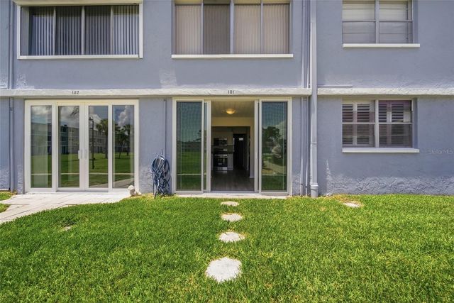 4895 BAY STREET NE 101, St Petersburg, FL 33703