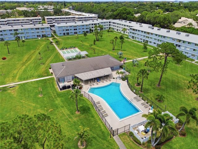 4895 BAY STREET NE 101, St Petersburg, FL 33703