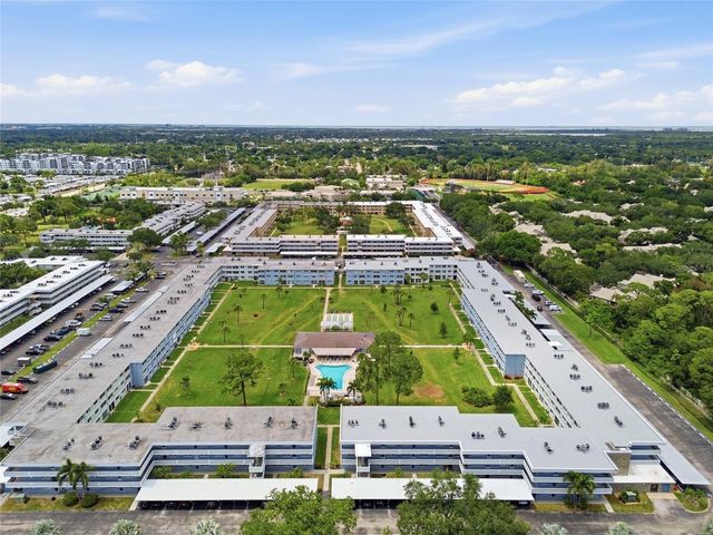 4895 BAY STREET NE 101, St Petersburg, FL 33703