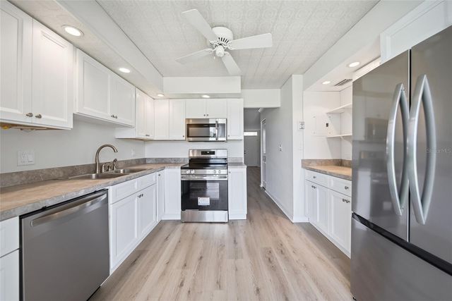 4895 BAY STREET NE 101, St Petersburg, FL 33703