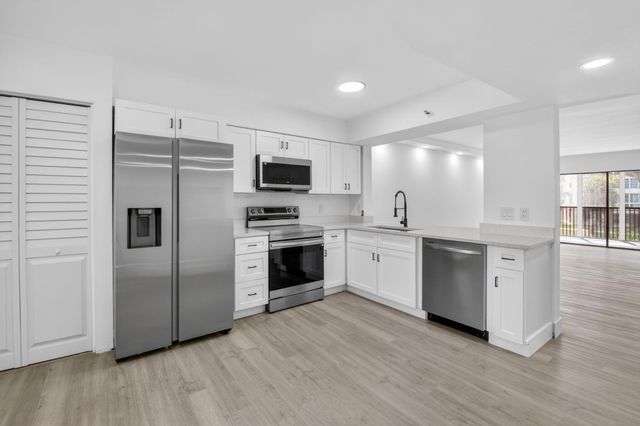 14475 Strathmore Lane 208, Delray Beach, FL 33446