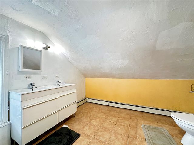 89 America Street, Providence, RI 02903