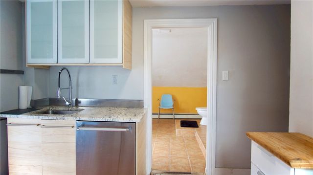 89 America Street, Providence, RI 02903