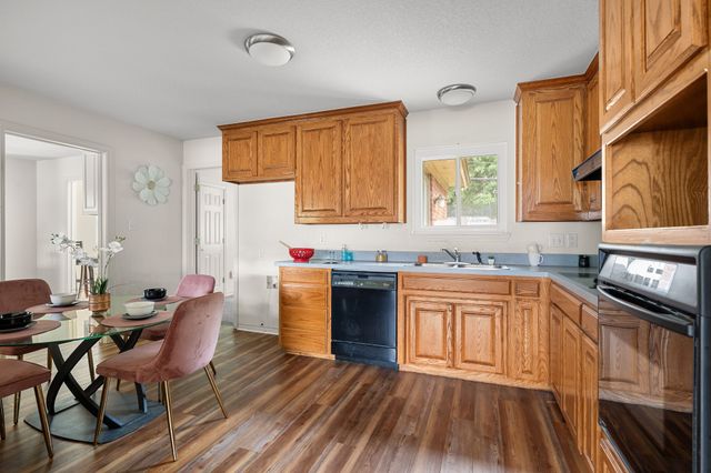5316 Cahill Oval Street, River Oaks, TX 76114