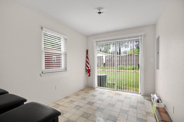 5316 Cahill Oval Street, River Oaks, TX 76114