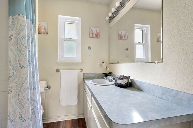 5316 Cahill Oval Street, River Oaks, TX 76114