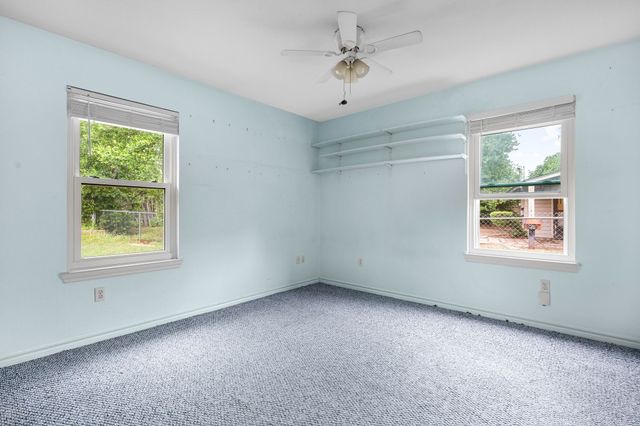 5316 Cahill Oval Street, River Oaks, TX 76114