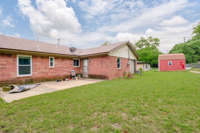 5316 Cahill Oval Street, River Oaks, TX 76114