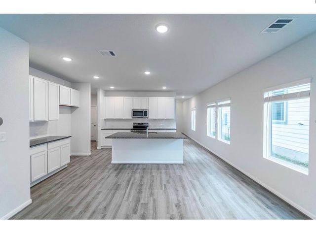 201 Lt Rusty DR, Jarrell, TX 76537