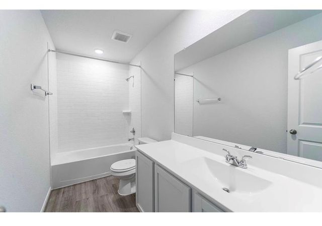 201 Lt Rusty DR, Jarrell, TX 76537