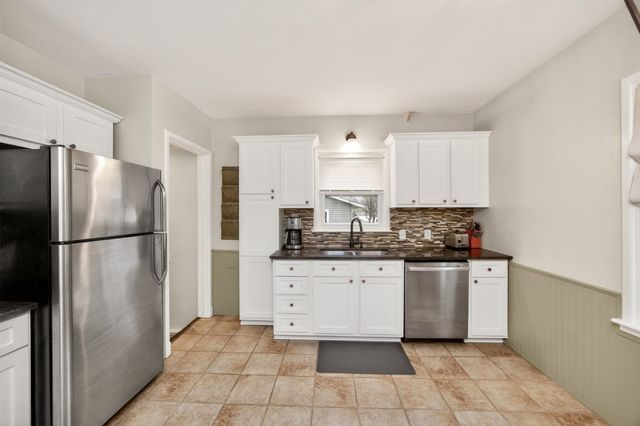 4008 67th Street, Urbandale, IA 50322