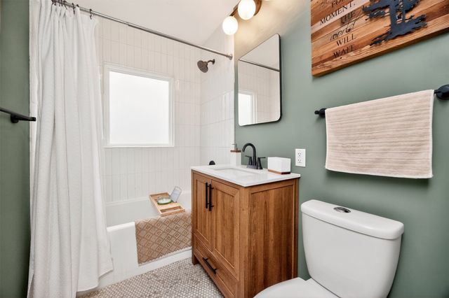 4008 67th Street, Urbandale, IA 50322