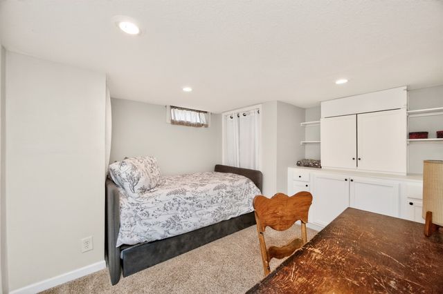 4008 67th Street, Urbandale, IA 50322