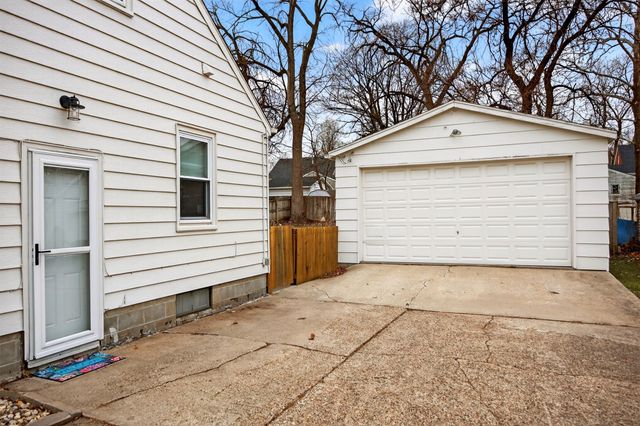 4008 67th Street, Urbandale, IA 50322