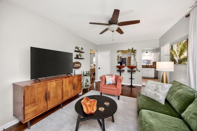 4008 67th Street, Urbandale, IA 50322