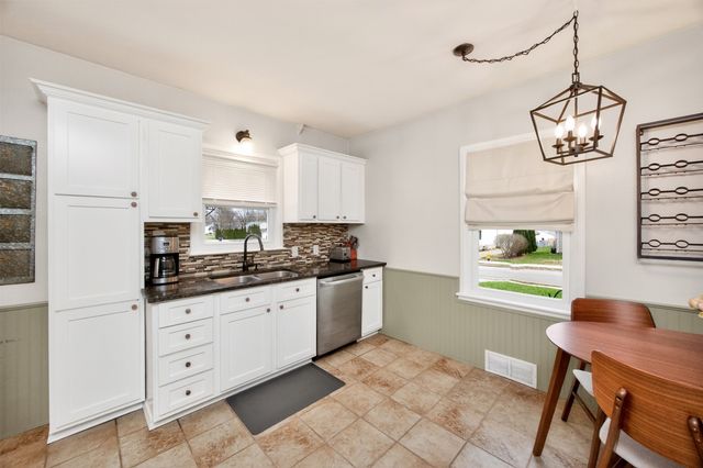 4008 67th Street, Urbandale, IA 50322