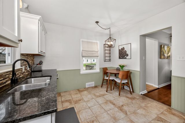 4008 67th Street, Urbandale, IA 50322