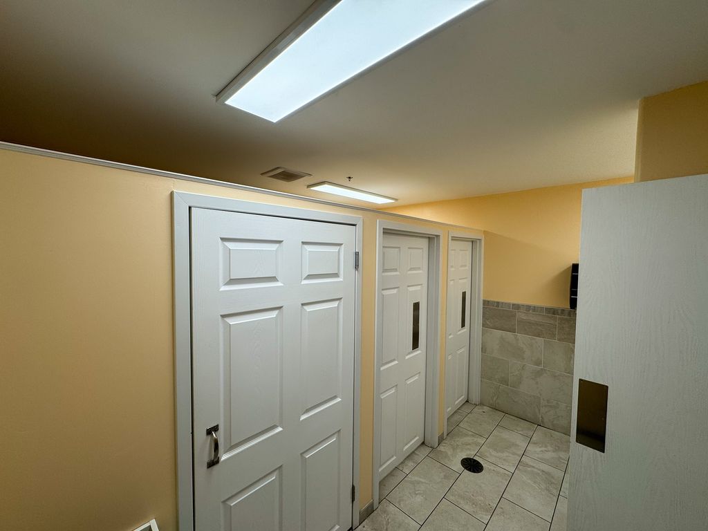 Address unavailable. photo 27