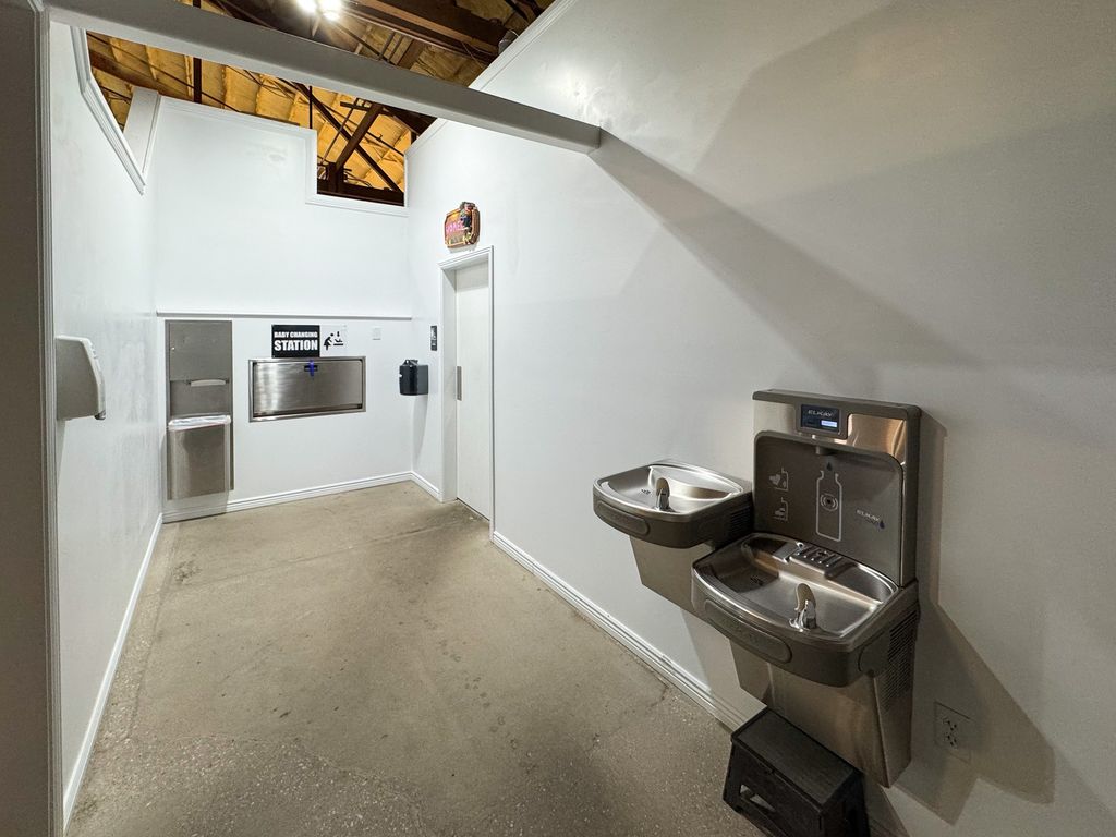 Address unavailable. photo 32