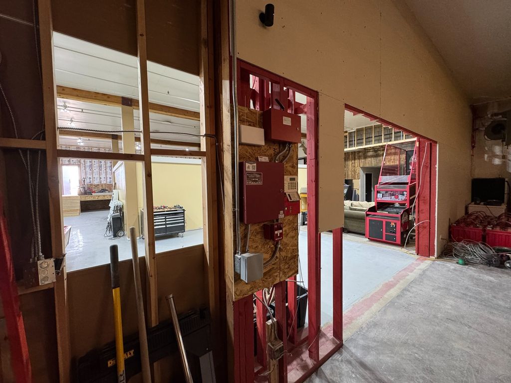 Address unavailable. photo 34