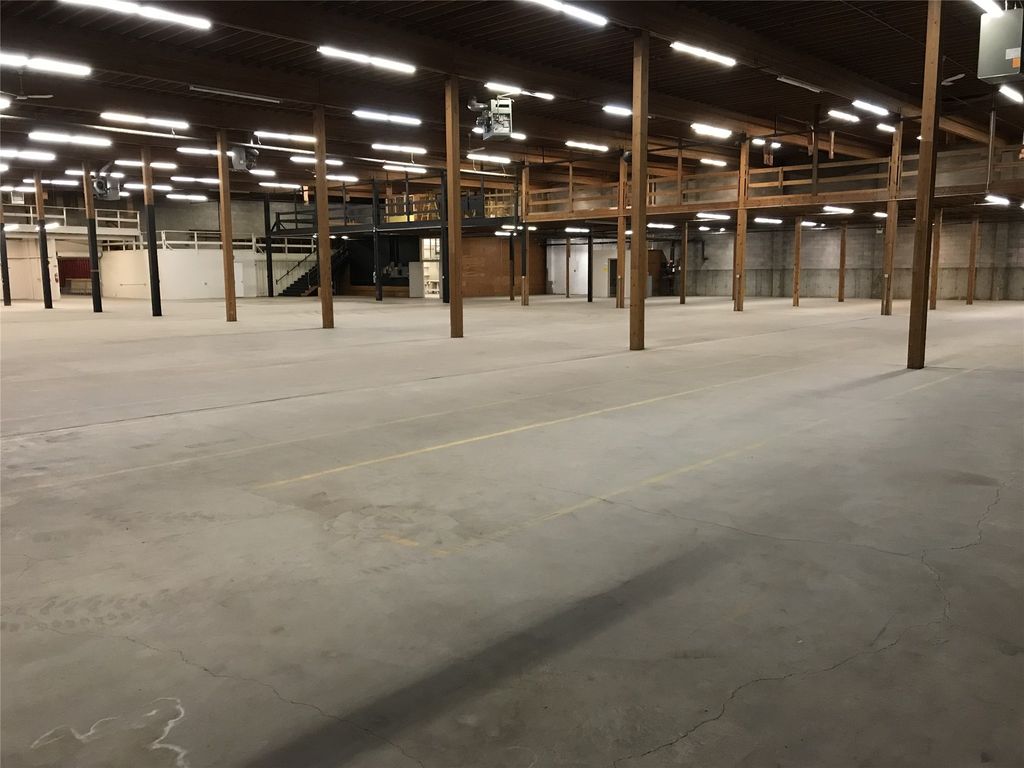 Address unavailable. photo 37