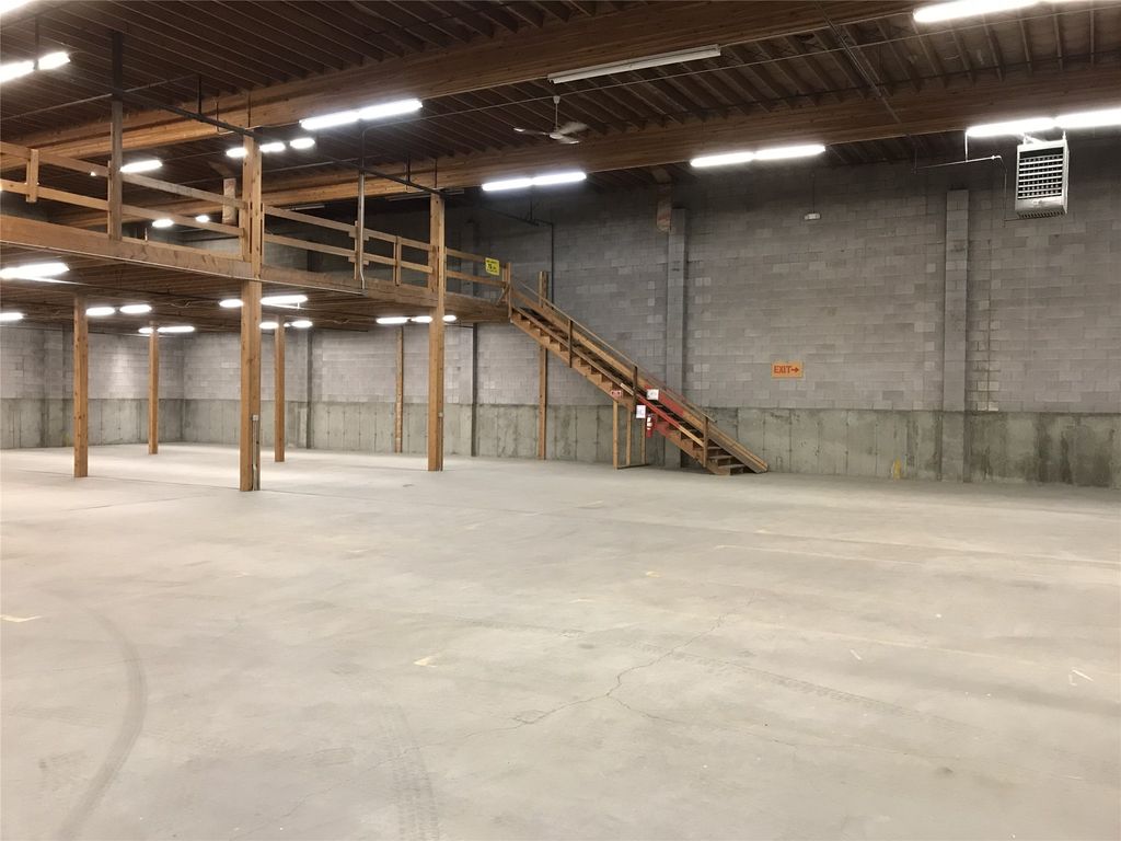 Address unavailable. photo 40