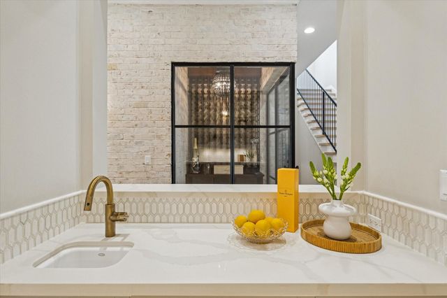 6414 Mercer Street, West University Place, TX 77005