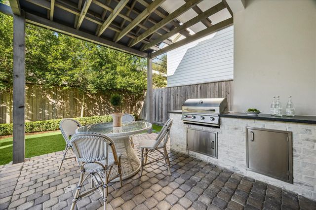 6414 Mercer Street, West University Place, TX 77005