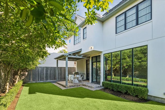 6414 Mercer Street, West University Place, TX 77005