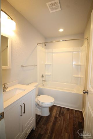 150 S Crow Rd 1501, Pensacola, FL 32506