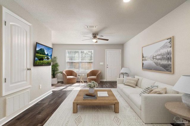 150 S Crow Rd 1501, Pensacola, FL 32506