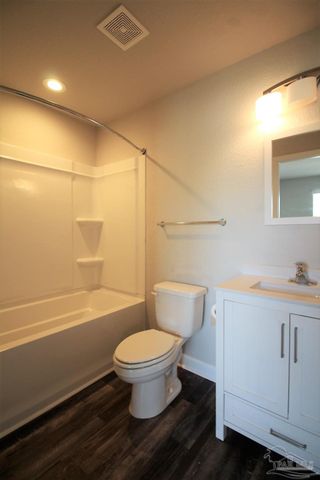 150 S Crow Rd 1501, Pensacola, FL 32506