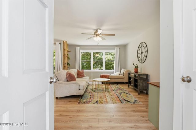 906 Cedar Court, Aberdeen, NC 28315