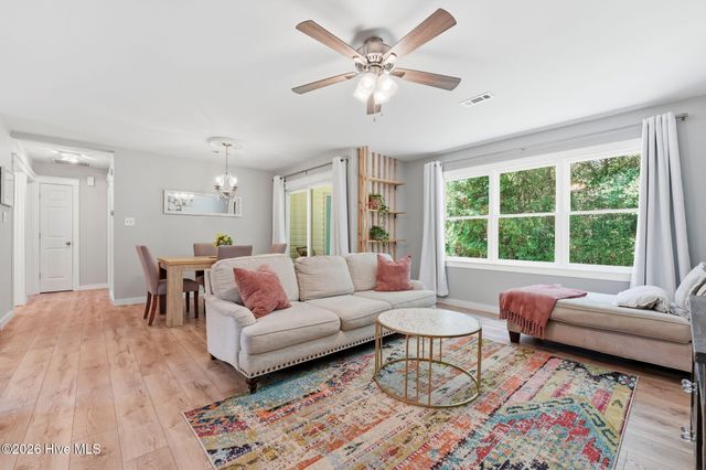 906 Cedar Court, Aberdeen, NC 28315