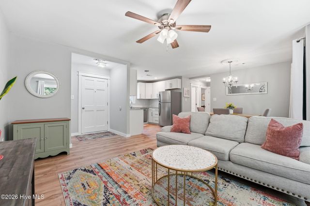 906 Cedar Court, Aberdeen, NC 28315