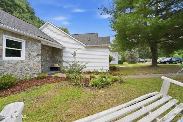 906 Cedar Court, Aberdeen, NC 28315
